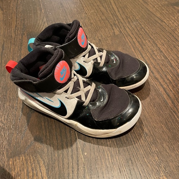 Nike girls sneakers (size 1.5) - Picture 1 of 3